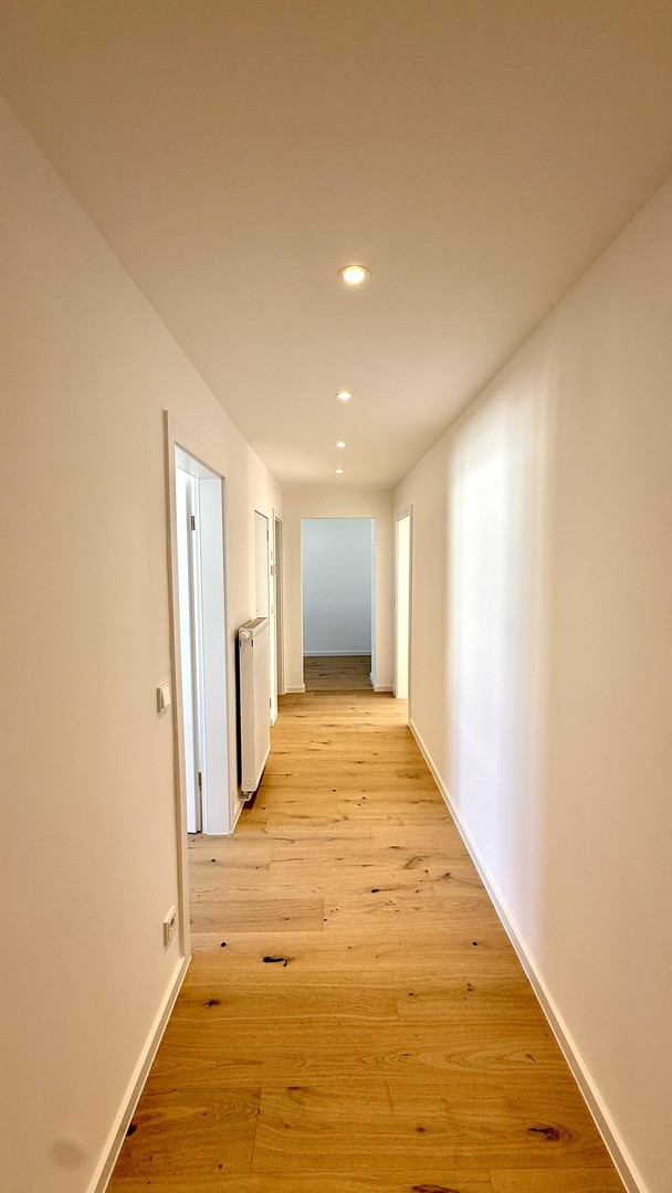 Sanierte 2-Zi-Wohnung (69 qm) mit Balkon nähe Königsplatz, frei von privat