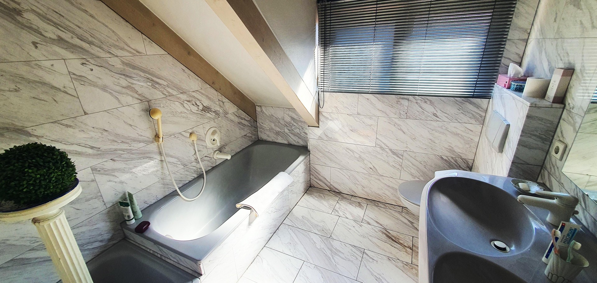 Property thumbnail 9