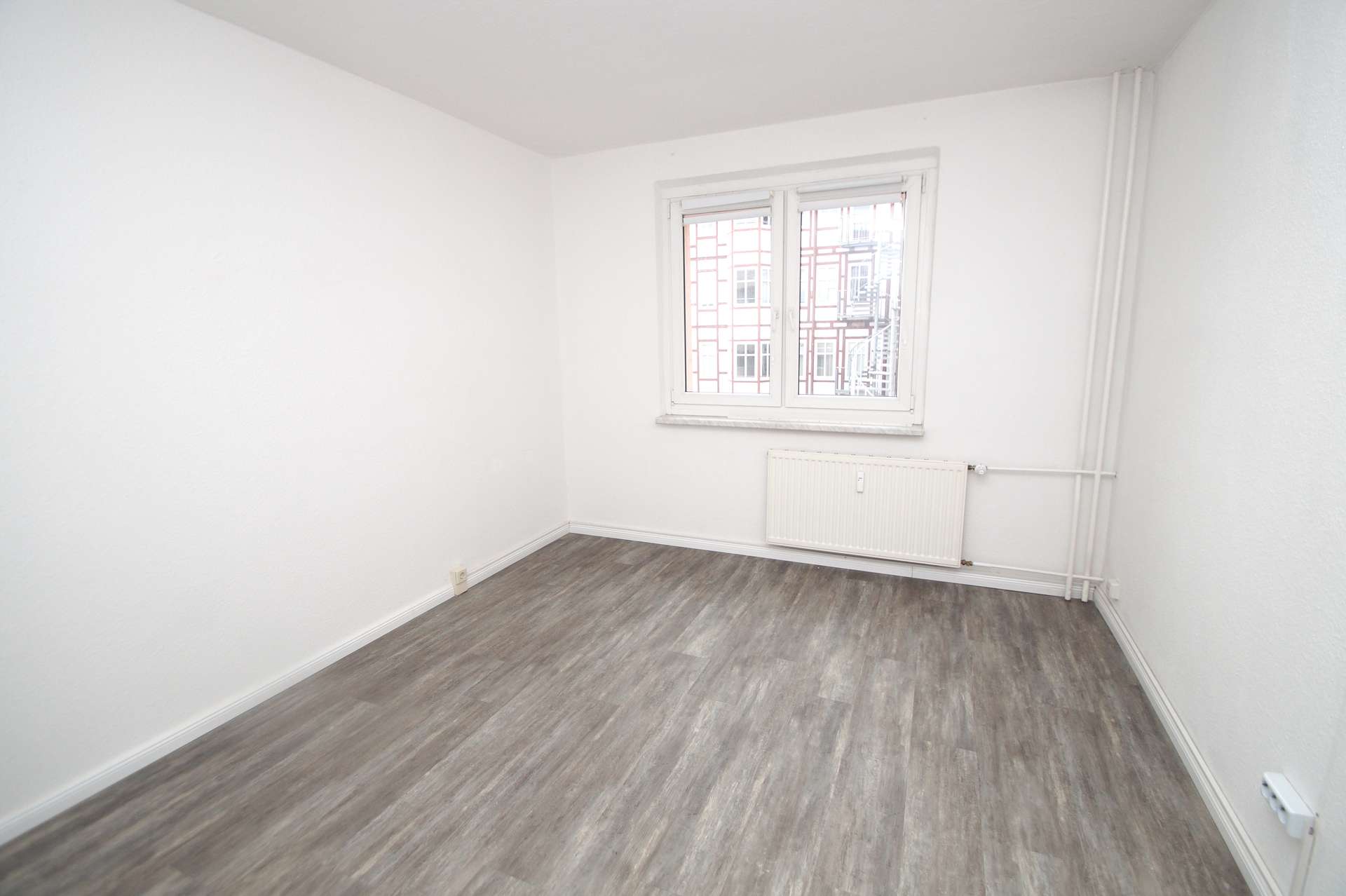 3-Zimmer-Wohnung, Bad mit Badewanne, frisch saniert – Magdeburg – Vorschaubild 4