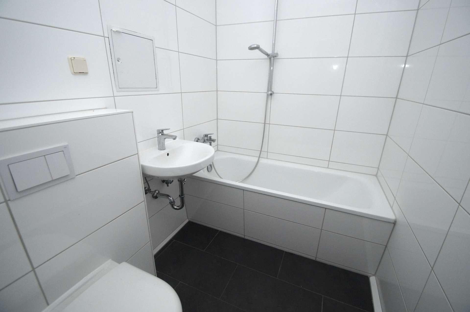 3-Zimmer-Wohnung, Bad mit Badewanne, frisch saniert – Magdeburg – Vorschaubild 6