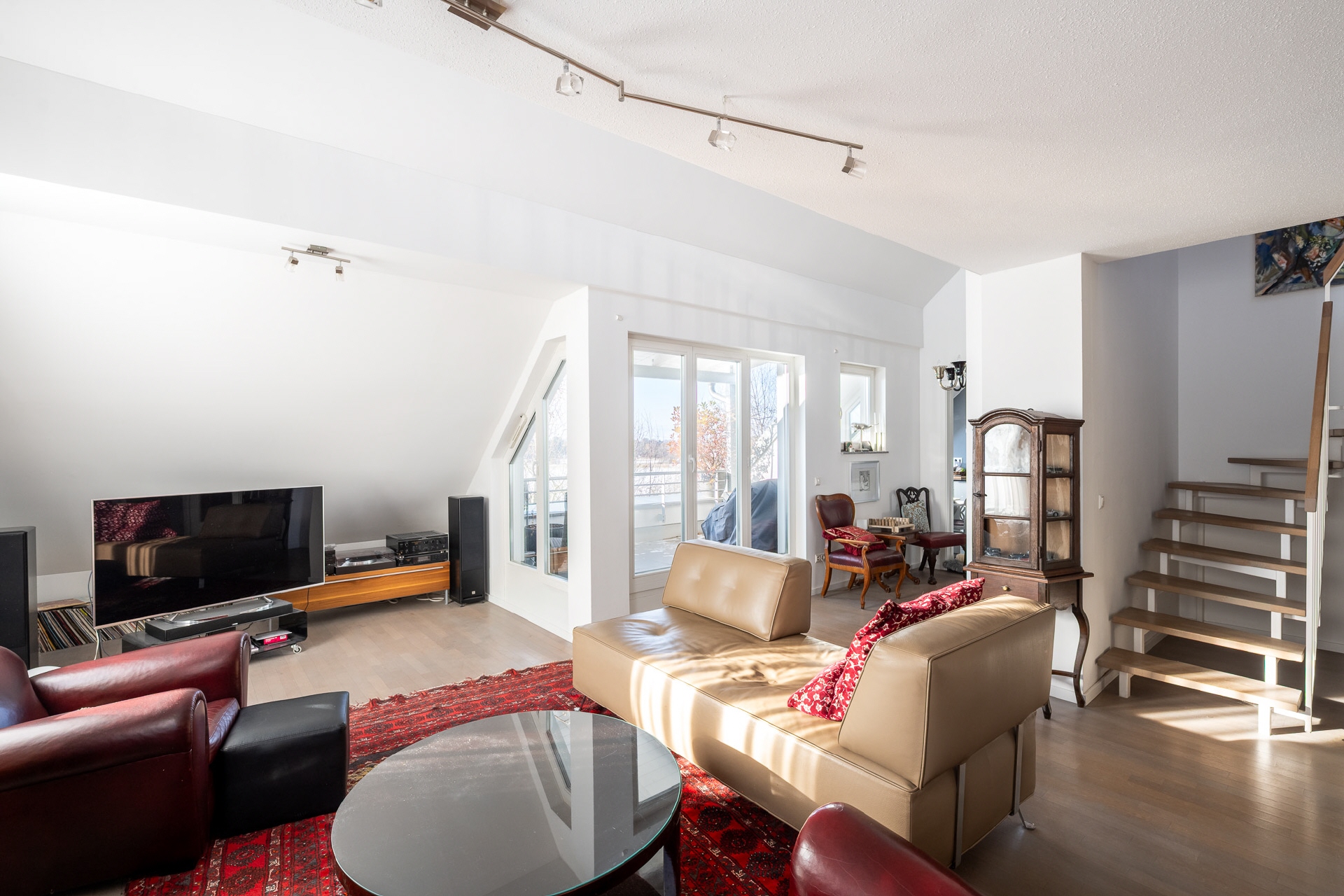 AIGNER - Lichtdurchflutete Maisonette mit Weitblick ins Grüne