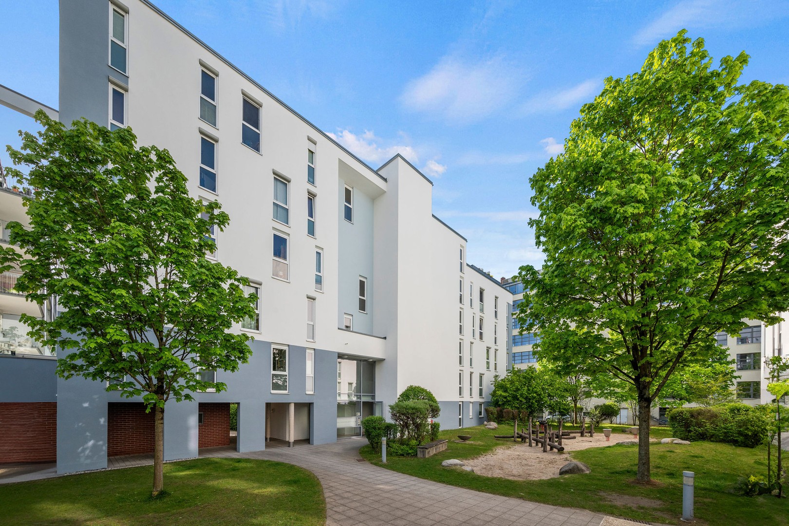 Property thumbnail 2