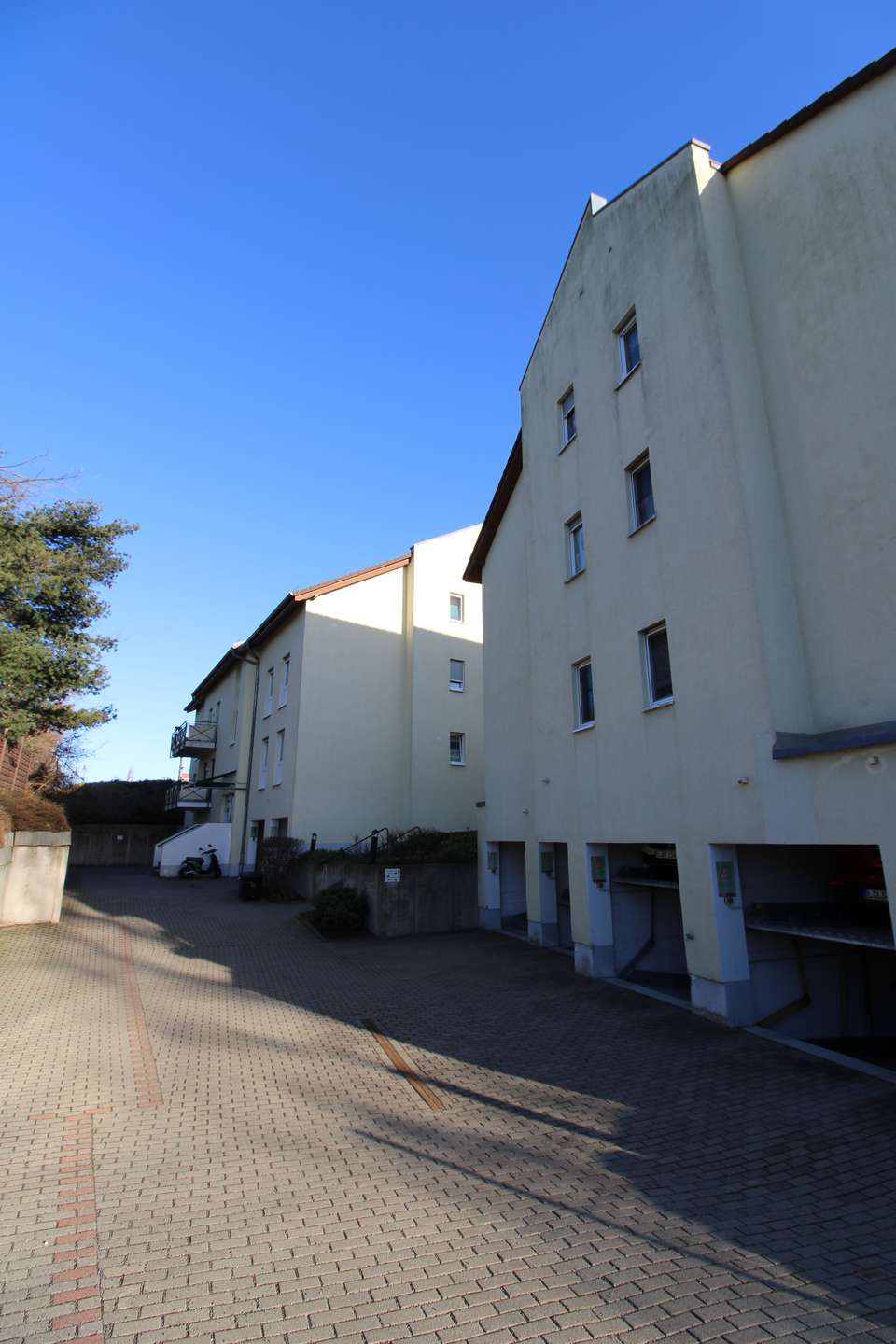 Property thumbnail 8