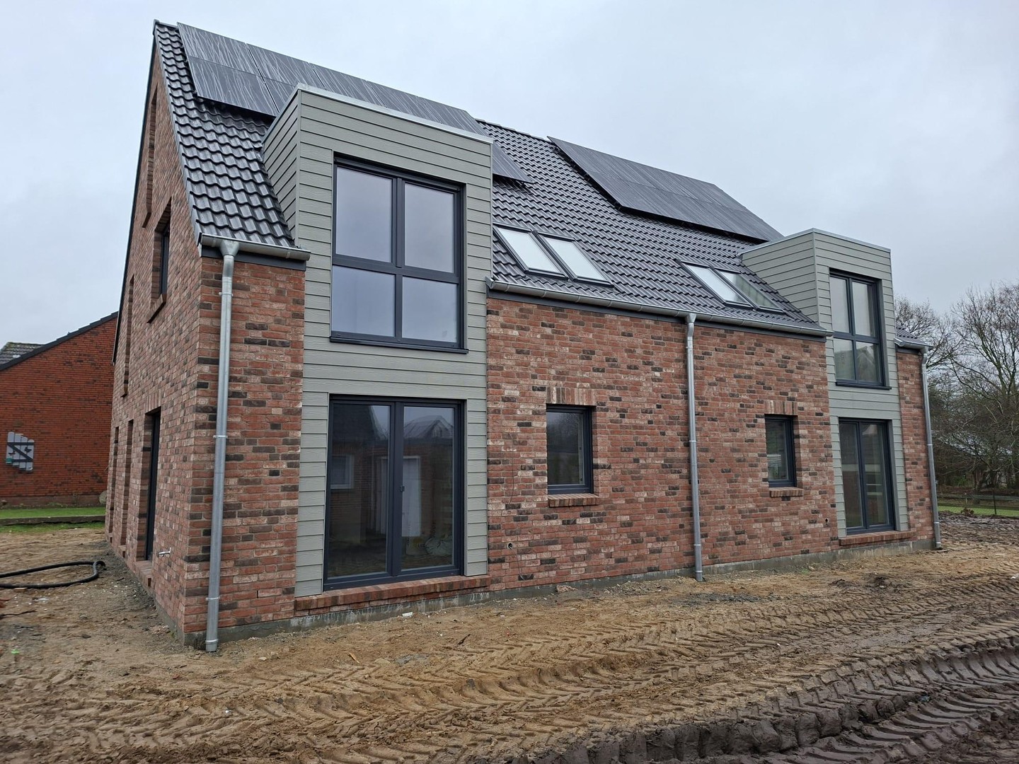 Property thumbnail 2