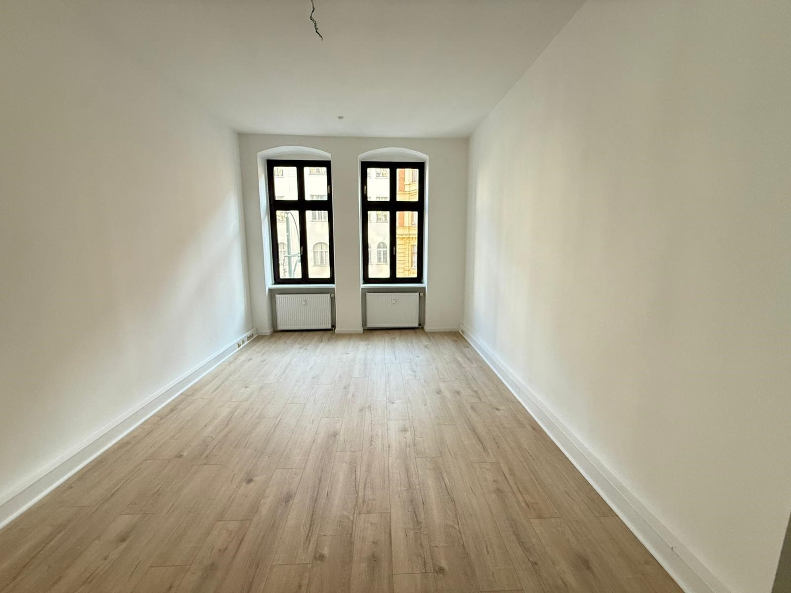 5-Raum-Wohnung direkt am Hasselbachplatz – Magdeburg – Vorschaubild 2