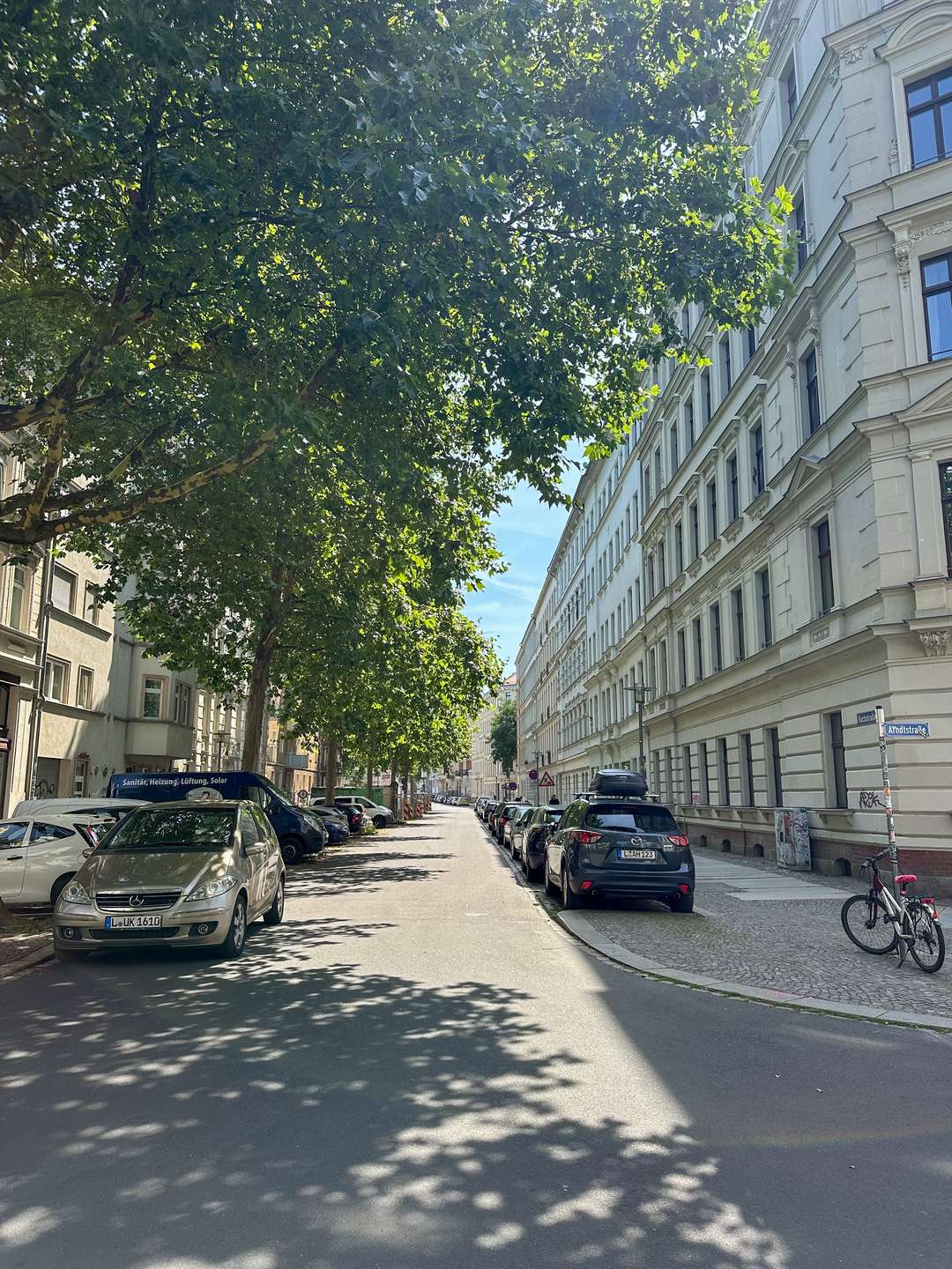 Über den Dächern der Südvorstadt: 3-Raumwohnung mit Spitzboden in Bestlage