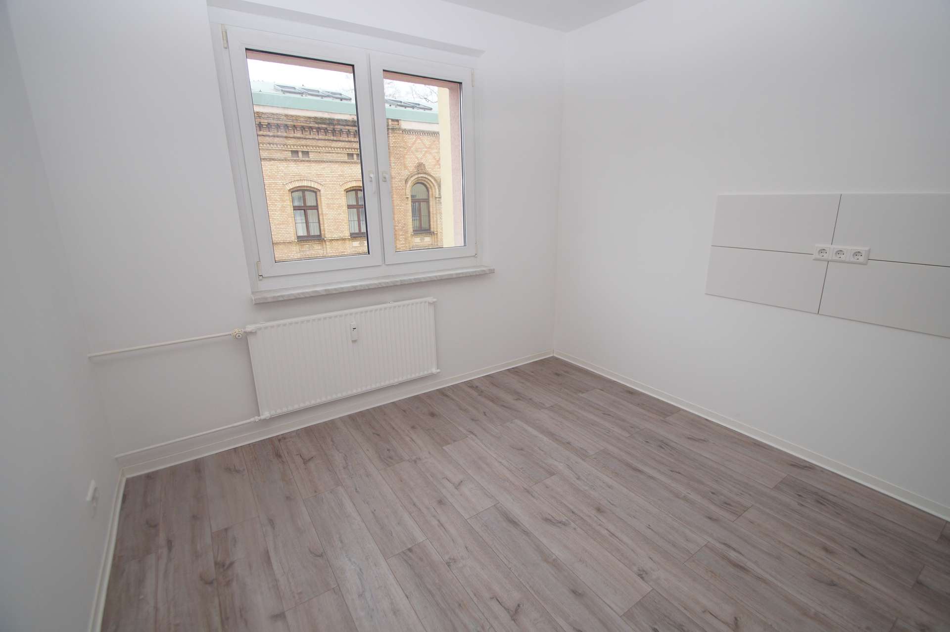 4-Zimmer-Wohnung mit BALKON, Bad mit Badewanne – Magdeburg – Vorschaubild 4