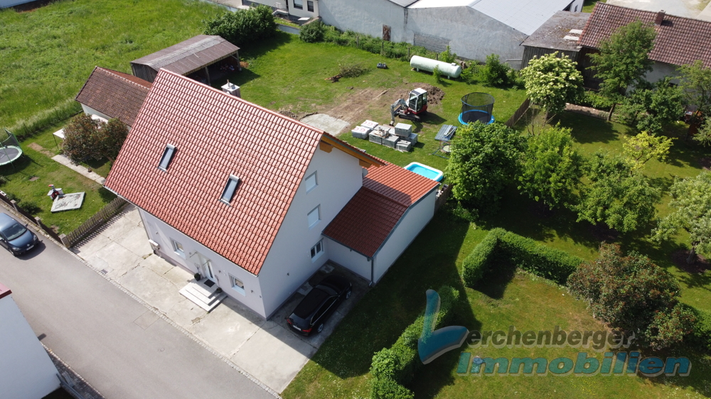 IMMOBILIEN LERCHENBERGER: Komplett saniertes Zweifamilienhaus in zentraler Lage von Wallersdorf – Wallersdorf – Vorschaubild 7