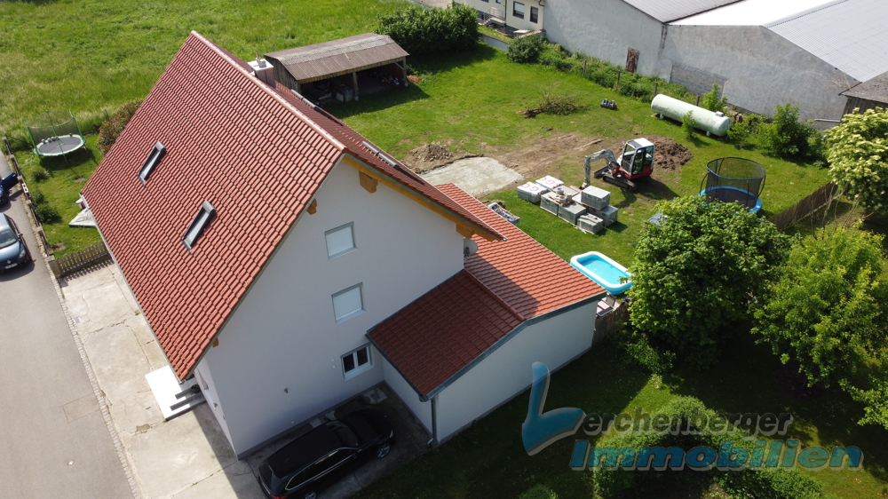 IMMOBILIEN LERCHENBERGER: Komplett saniertes Zweifamilienhaus in zentraler Lage von Wallersdorf – Wallersdorf – Vorschaubild 9