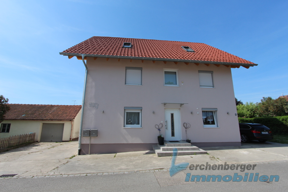 IMMOBILIEN LERCHENBERGER: Komplett saniertes Zweifamilienhaus in zentraler Lage von Wallersdorf – Wallersdorf – Vorschaubild 12