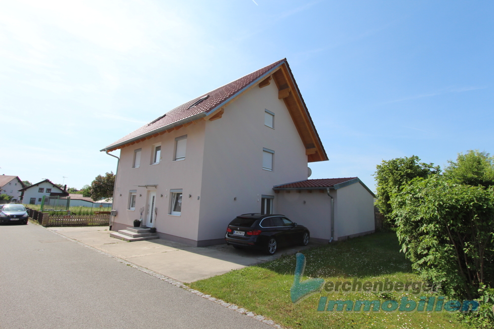 IMMOBILIEN LERCHENBERGER: Komplett saniertes Zweifamilienhaus in zentraler Lage von Wallersdorf – Wallersdorf – Vorschaubild 14