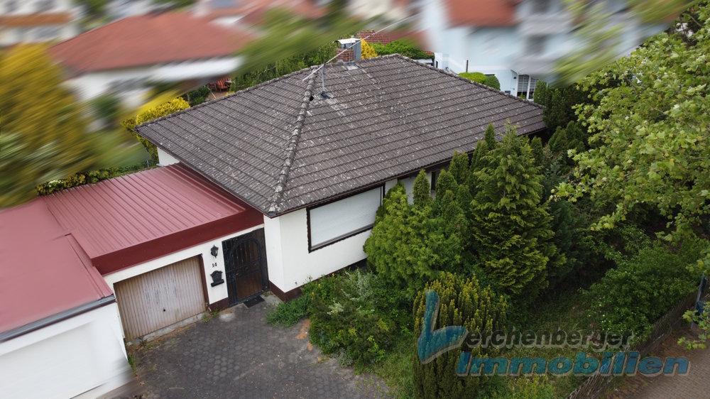 Einfamilienhaus mit Garage in schöner Siedlungslage von Plattling – Plattling – Bild 1 von 5