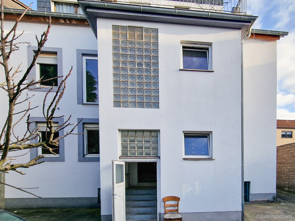 Immobilie in Völklingen - Ideal für Kapitalanleger und Eigennutzer - Attraktives Drei- bis Vierfamilienhaus in Innenstadtlage - Bild 2