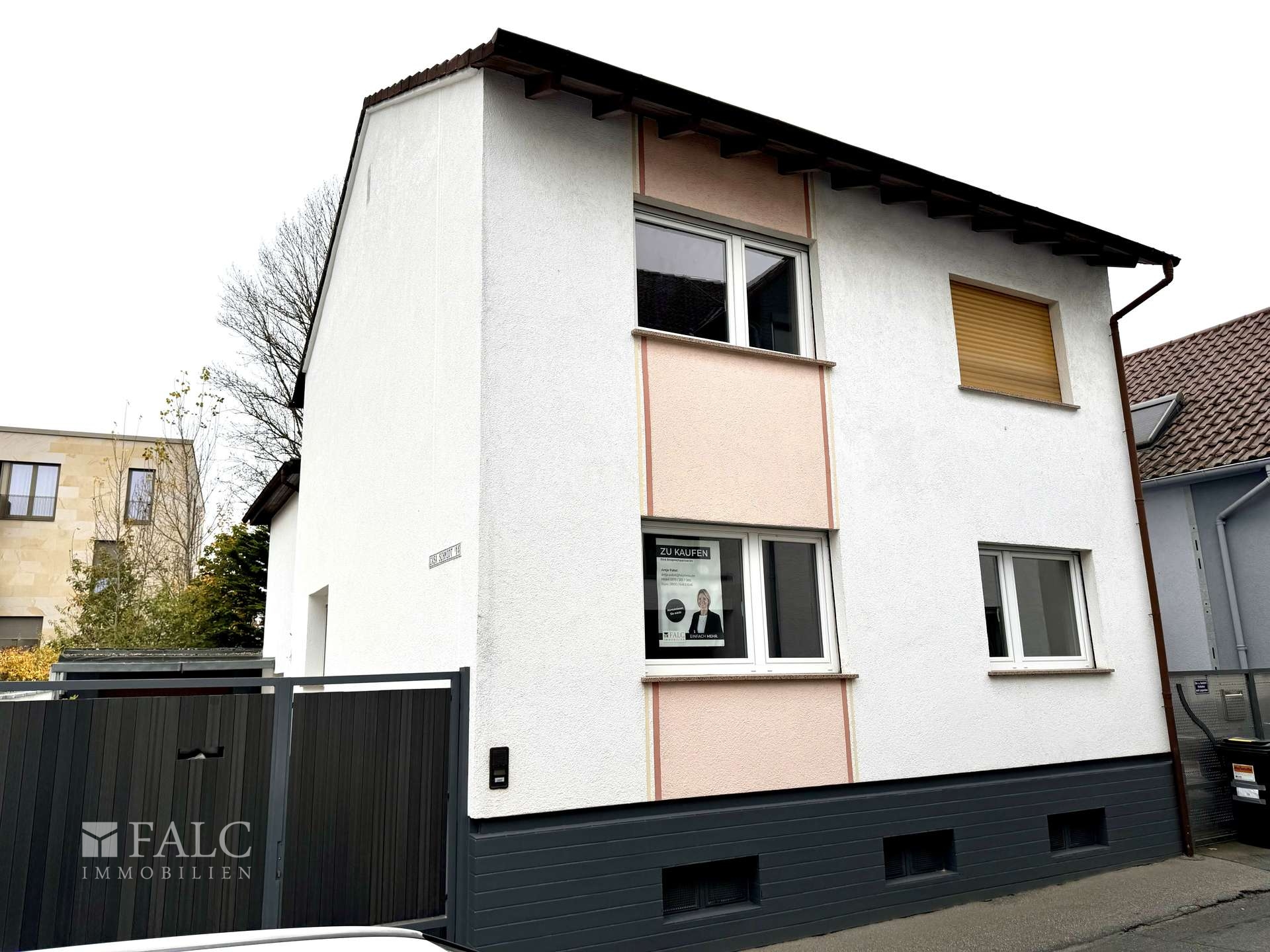 "Ruhig gelegenes Wohnhaus mit großzügiger Raumaufteilung, Werkstatt und Stellplätzen in Darmstadt" – Darmstadt – Vorschaubild 2