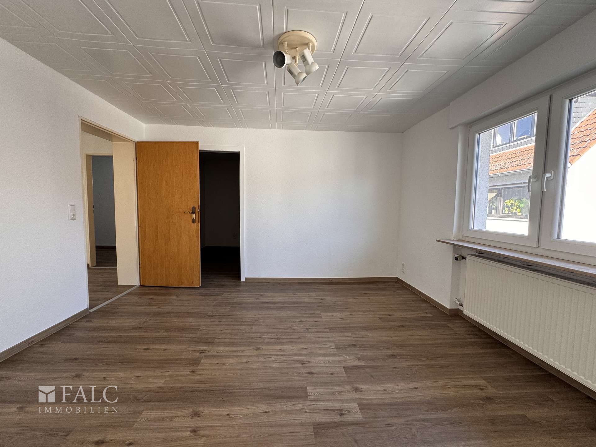 "Ruhig gelegenes Wohnhaus mit großzügiger Raumaufteilung, Werkstatt und Stellplätzen in Darmstadt" – Darmstadt – Vorschaubild 6