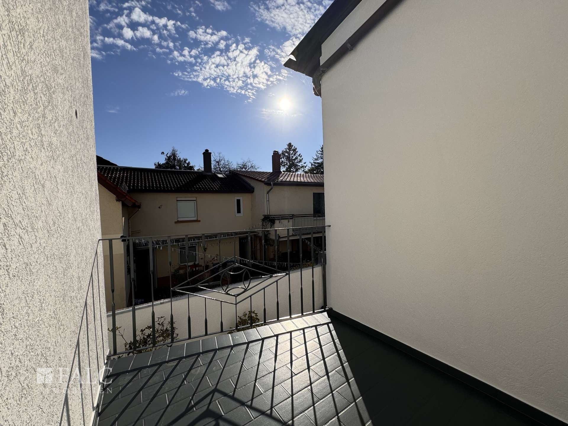 "Ruhig gelegenes Wohnhaus mit großzügiger Raumaufteilung, Werkstatt und Stellplätzen in Darmstadt" – Darmstadt – Vorschaubild 11
