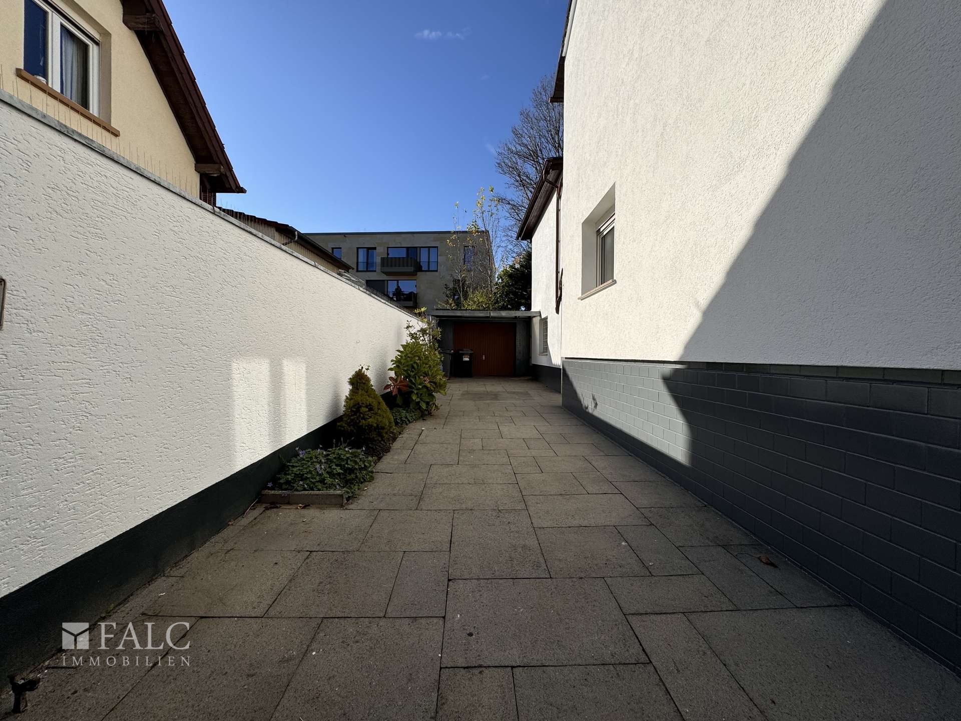 "Ruhig gelegenes Wohnhaus mit großzügiger Raumaufteilung, Werkstatt und Stellplätzen in Darmstadt" – Darmstadt – Vorschaubild 17