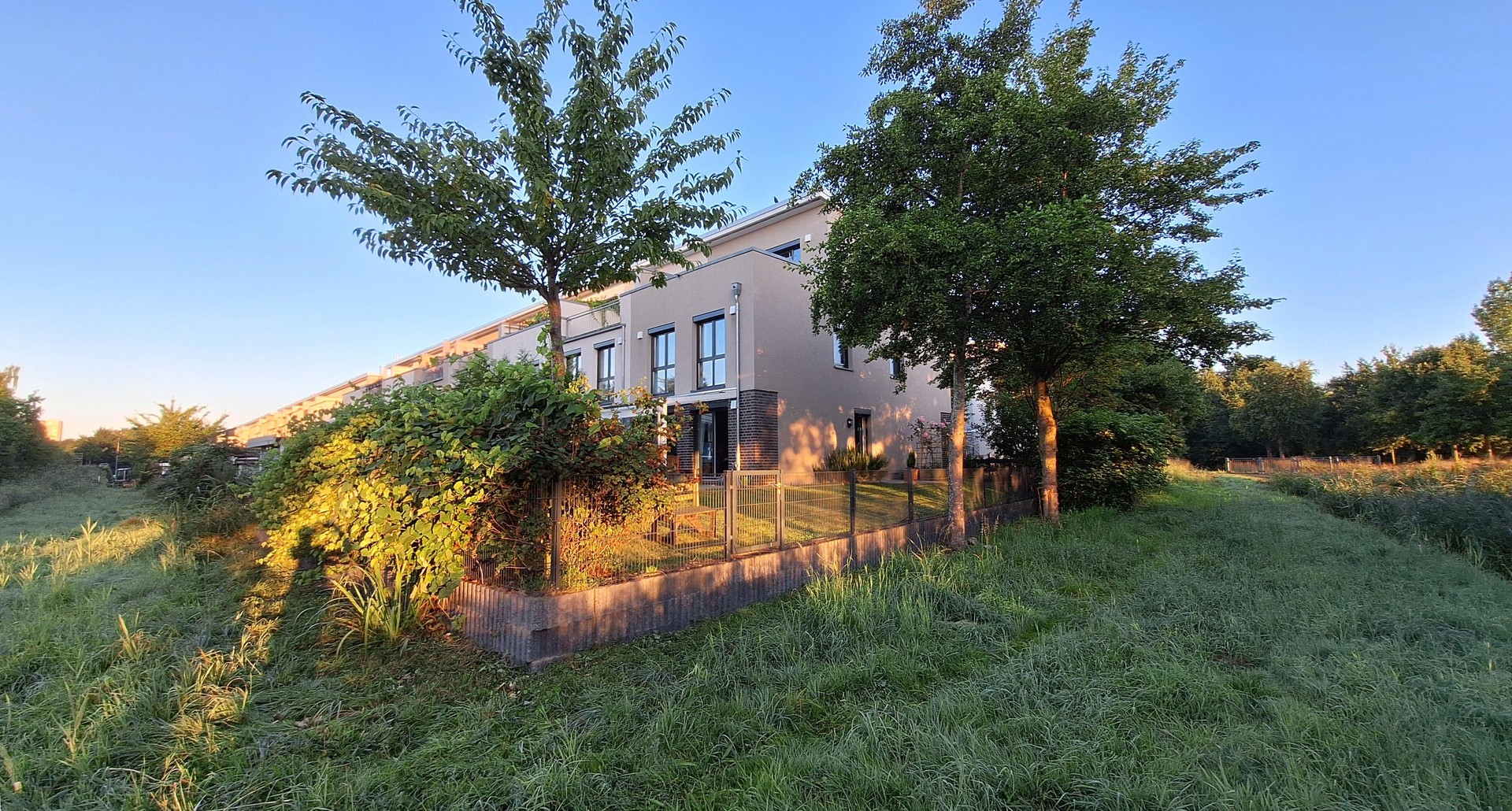 Property thumbnail 2