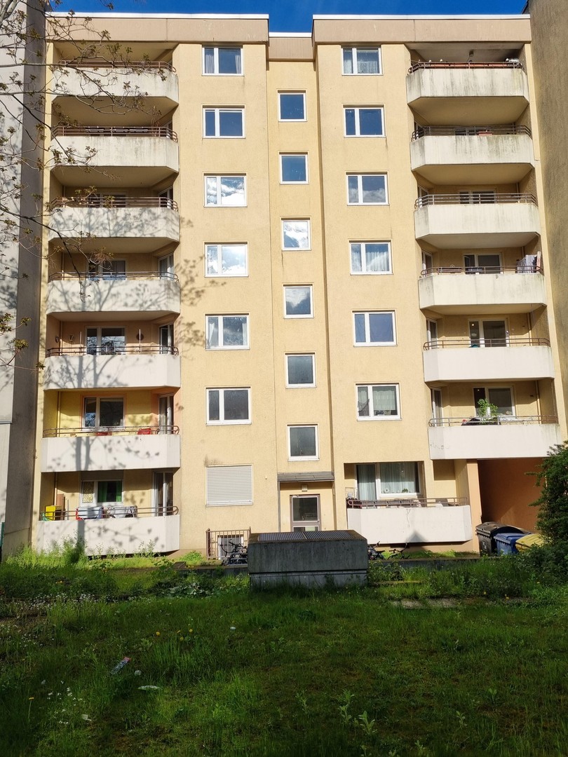 Mietshaus, zentrale Lage Hauptbahnhof, 19 Wohnungen m. Balkon u. Aufzug, 1440qm WF, aufgeteilt WEG