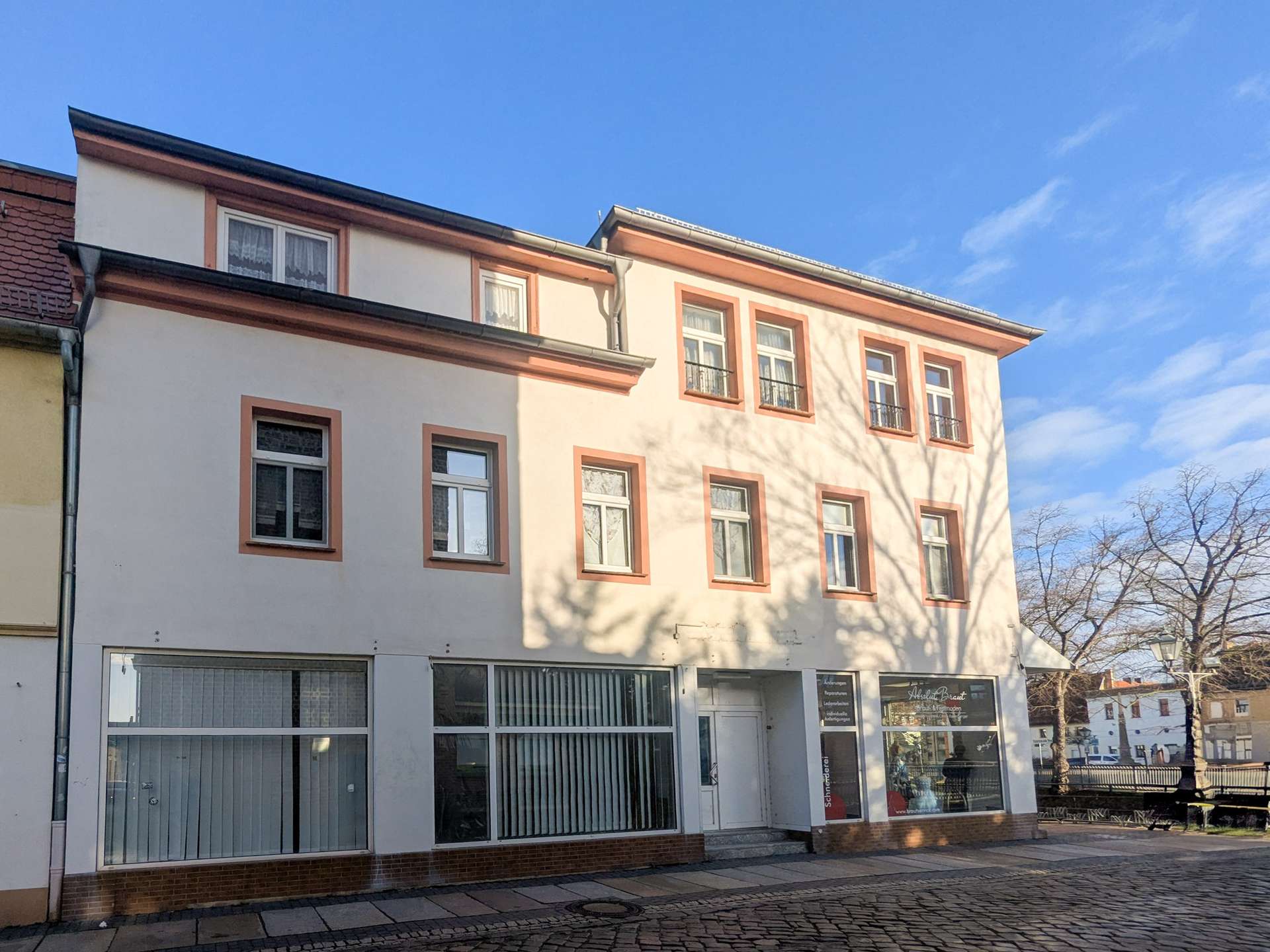 Voll vermietetes MFH - sichere Mieteinnahmen - 5,6% IST-Rendite! – Delitzsch – Vorschaubild 3