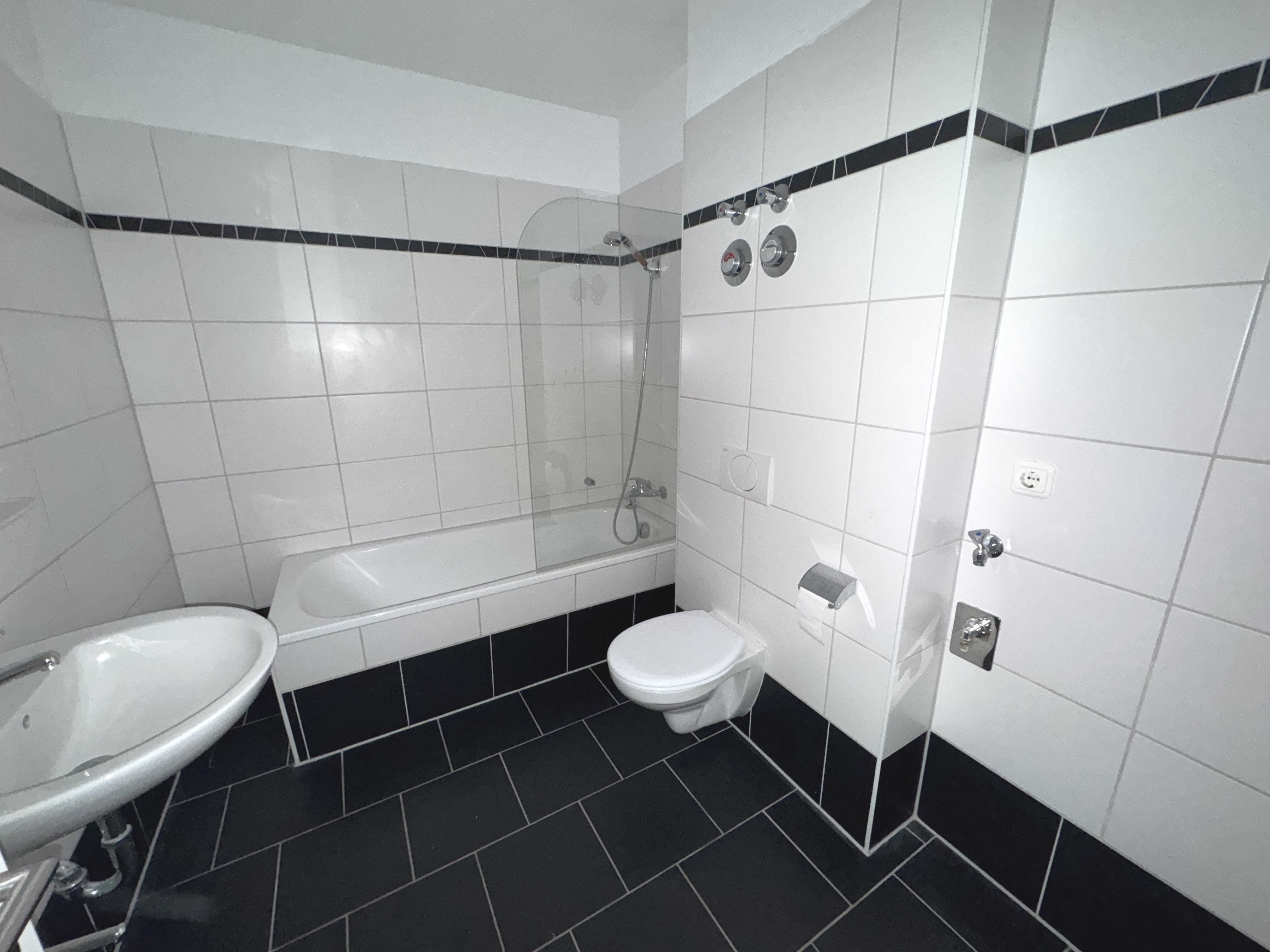 Gemütliche Single-Wohnung mit EBK & Terrasse – Magdeburg – Vorschaubild 2