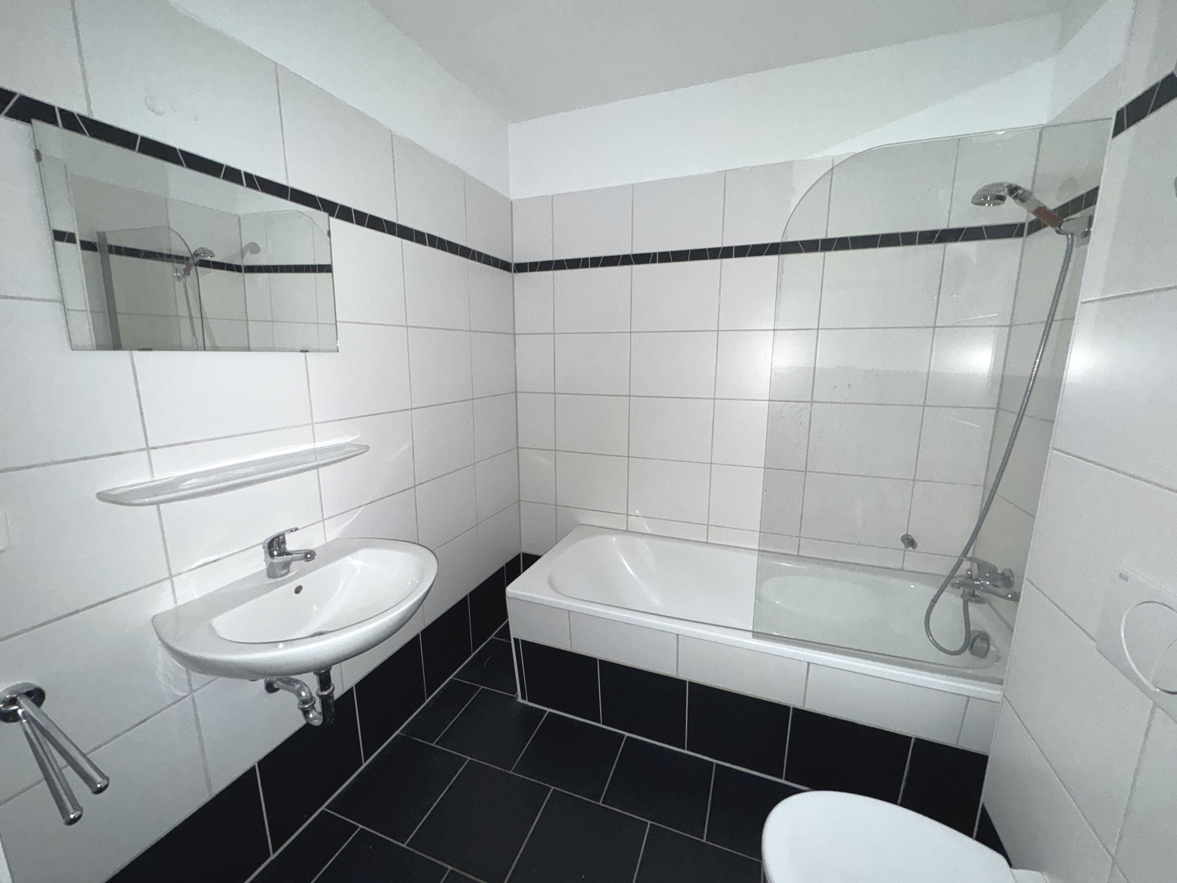 Gemütliche Single-Wohnung mit EBK & Terrasse – Magdeburg – Vorschaubild 3