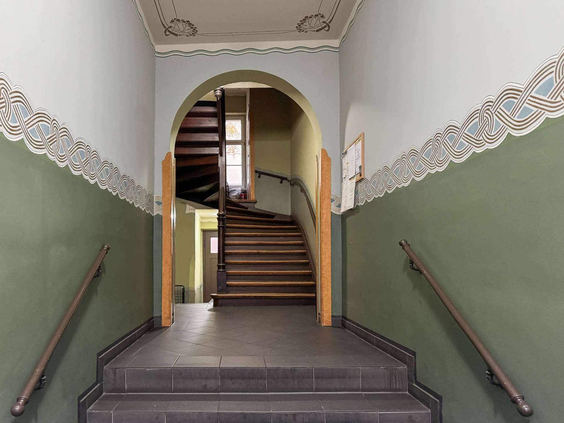 Property thumbnail 2