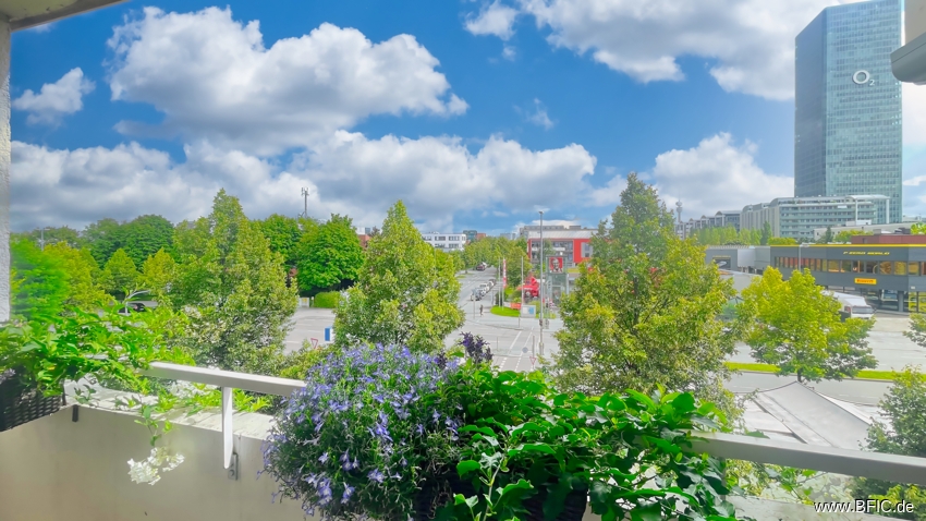 vermietet! helle grosse renovierte 1-Zi.-Whg. mit Balkon in Moosach