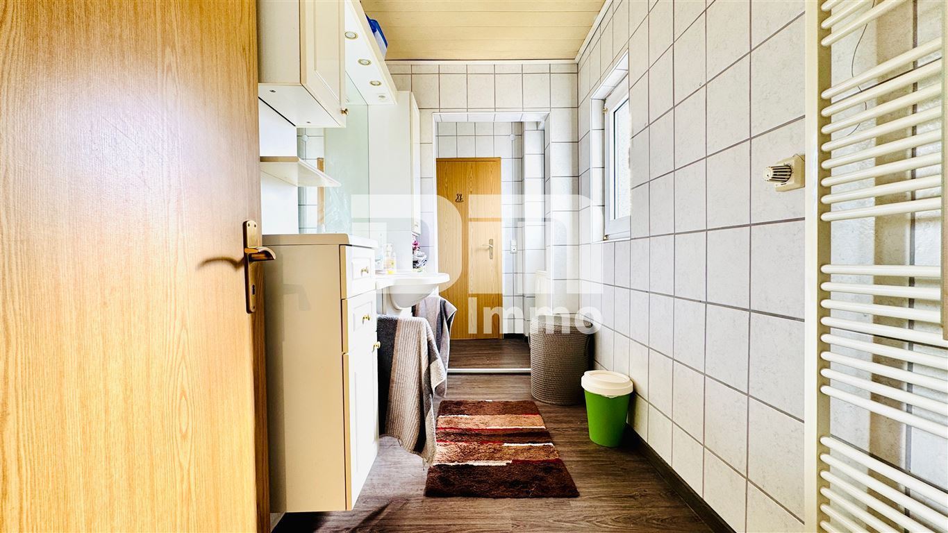 Ein bis Zweifamilienhaus mit 2 Terrassen, Garage und angelegtem Gartenbereich – Niestetal – Vorschaubild 26