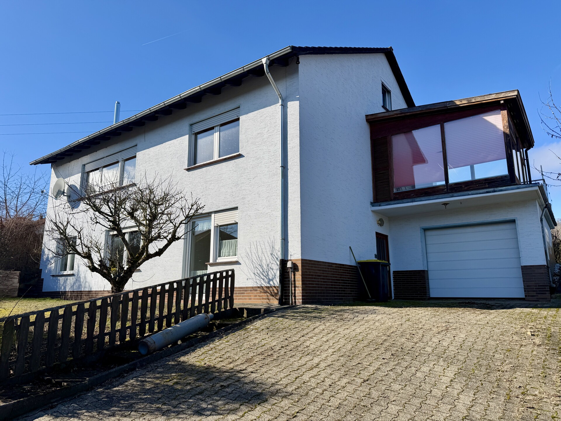 Wohnen mit Weitblick: Einfamilienhaus mit Einliegerwohnung in Knüllwald! Keine Käuferprovision! – Knüllwald / Remsfeld – Vorschaubild 2