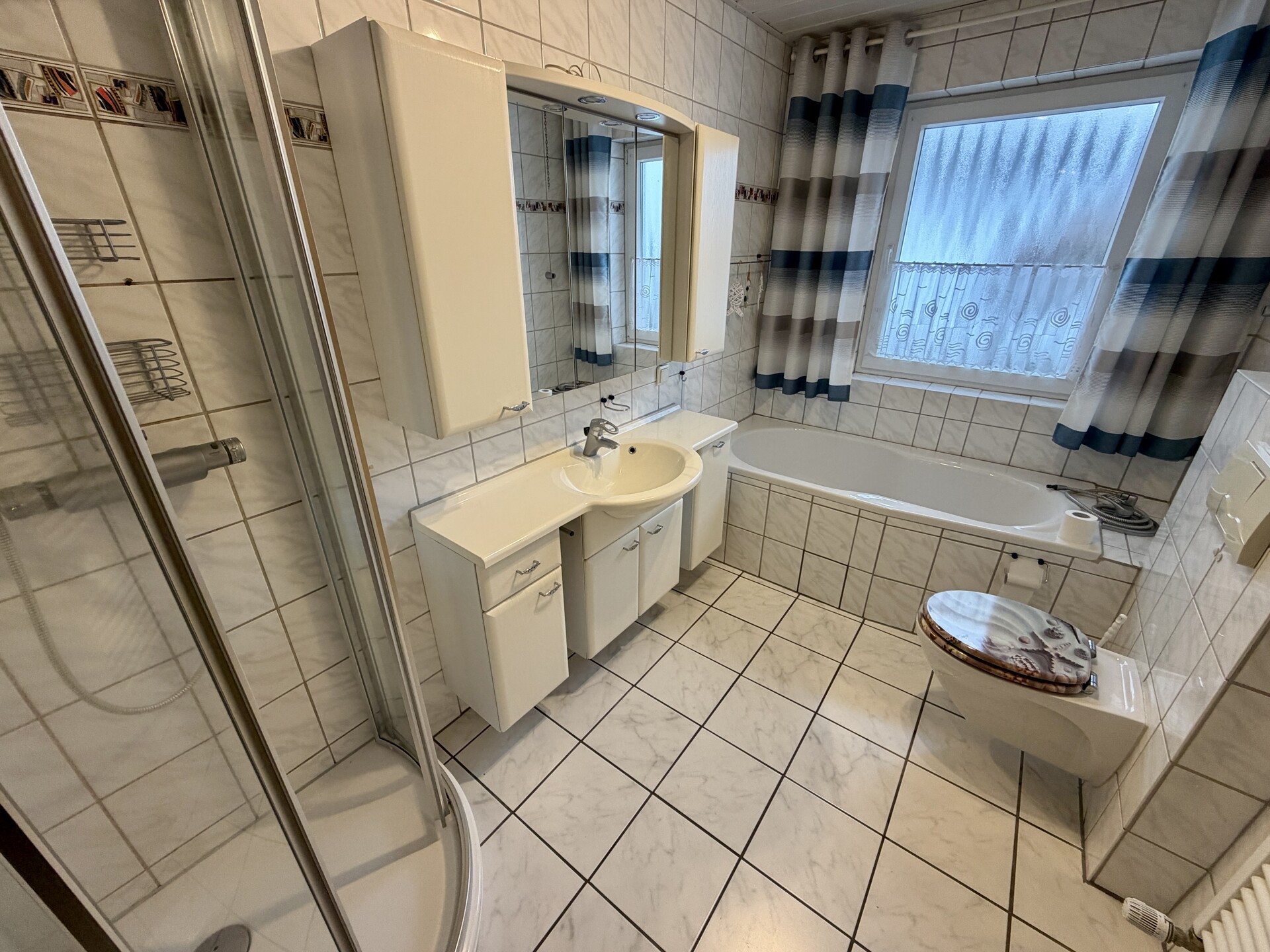 Wohnen mit Weitblick: Einfamilienhaus mit Einliegerwohnung in Knüllwald! Keine Käuferprovision! – Knüllwald / Remsfeld – Vorschaubild 12