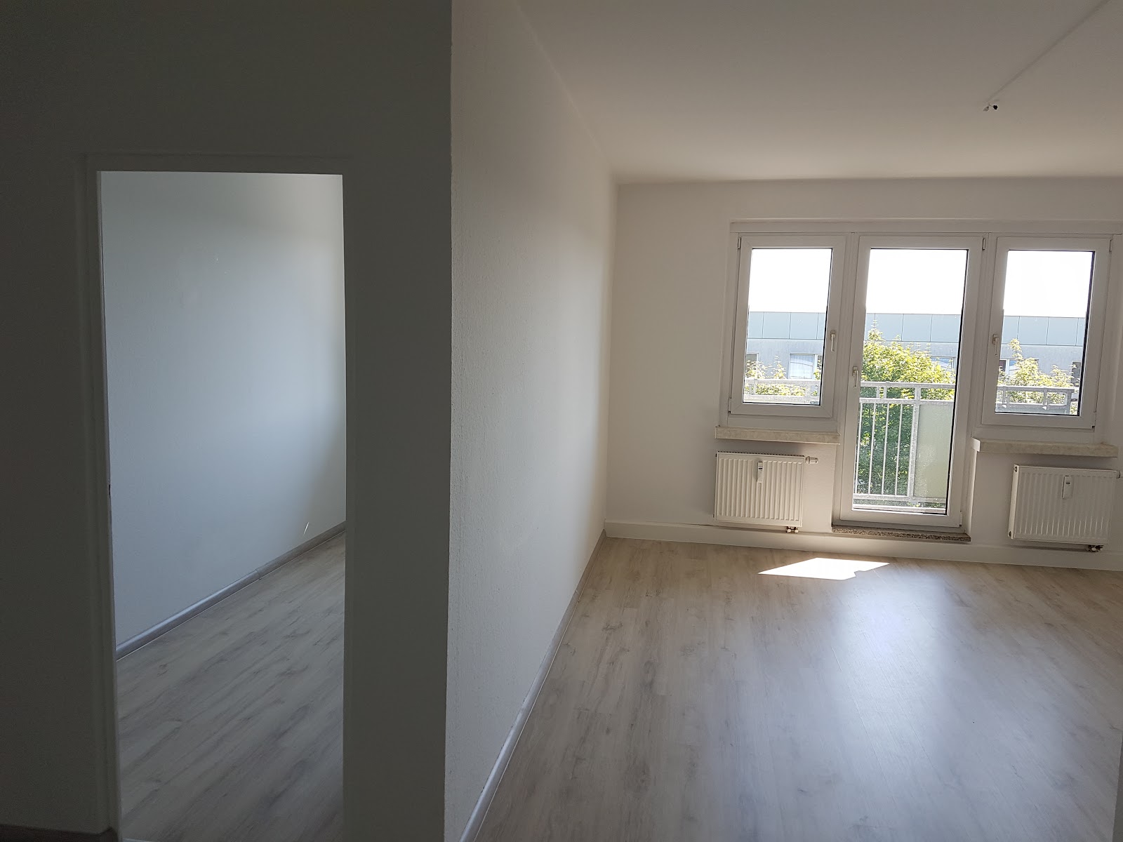 5-Zimmer-Wohnung auf 83 qm mit Balkonblick über Stadtpark – Chemnitz – Vorschaubild 4