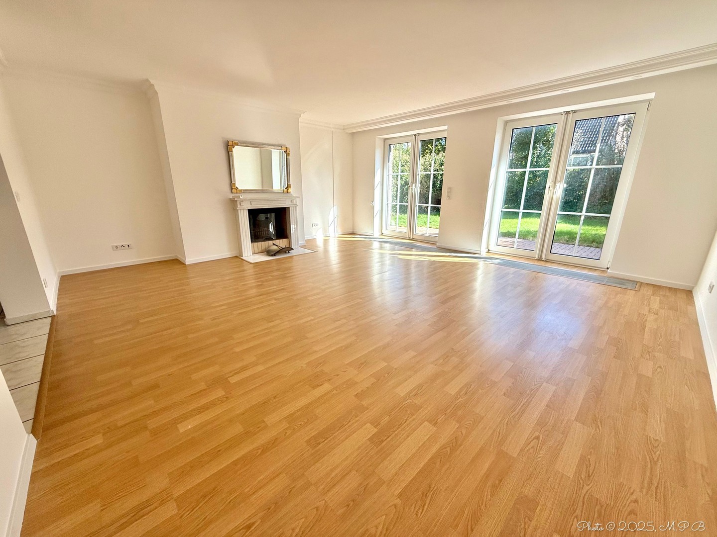 **Lichtdurchflutetes Familiendomizil in begehrter Lage von Kaiserswerth**PROVISIONSFREI-VON PRIVAT**