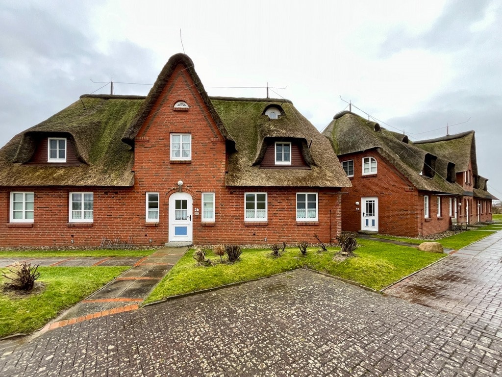 Direkt hinter dem Naturerbe Wattenmeer – landschaftstypisches Reihenmittelhaus unter Reet! – Nordstrand – Vorschaubild 5
