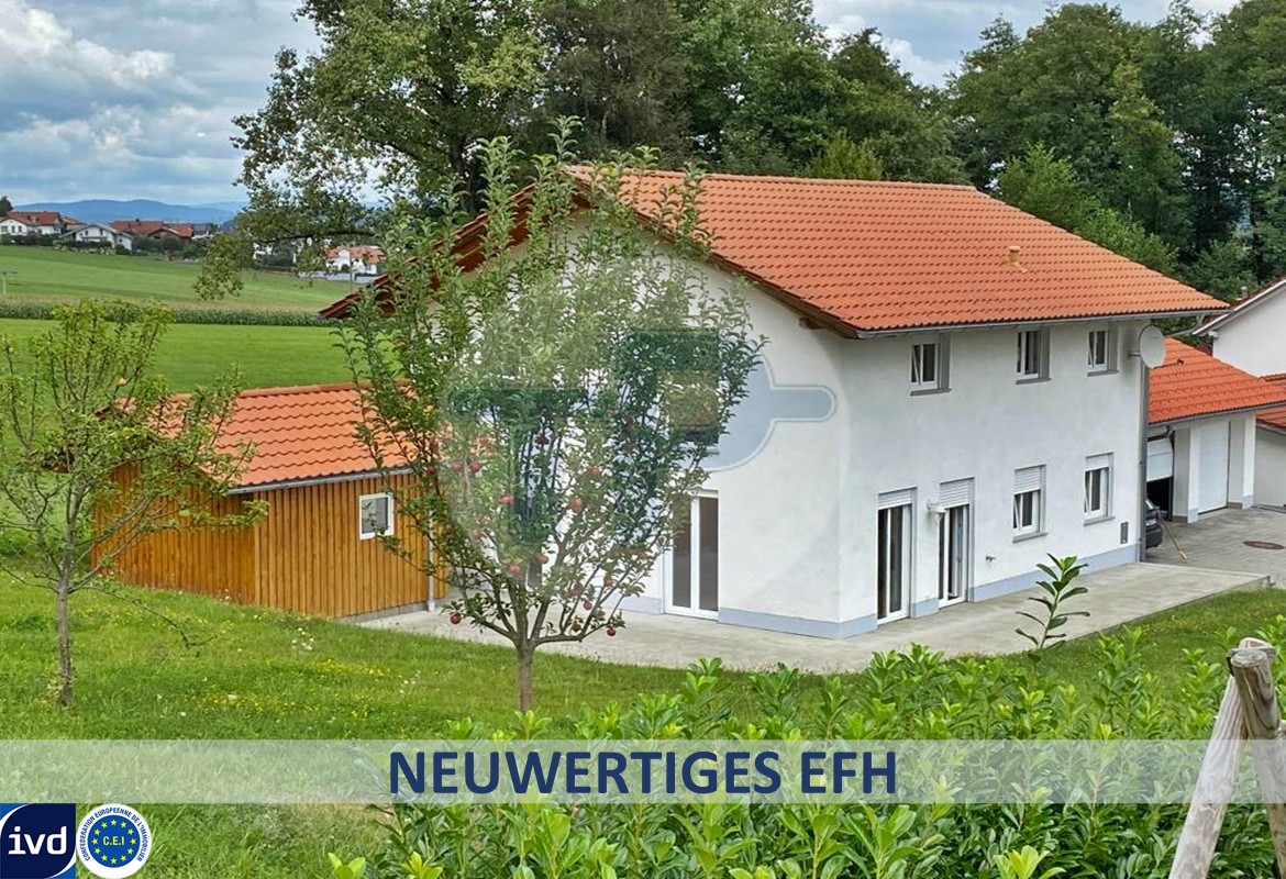 NEUWERTIGES EINFAMILIENHAUS IN IDYLLISCHER RANDLAGE VON BÜCHLBERG – Büchlberg – Bild 1 von 11