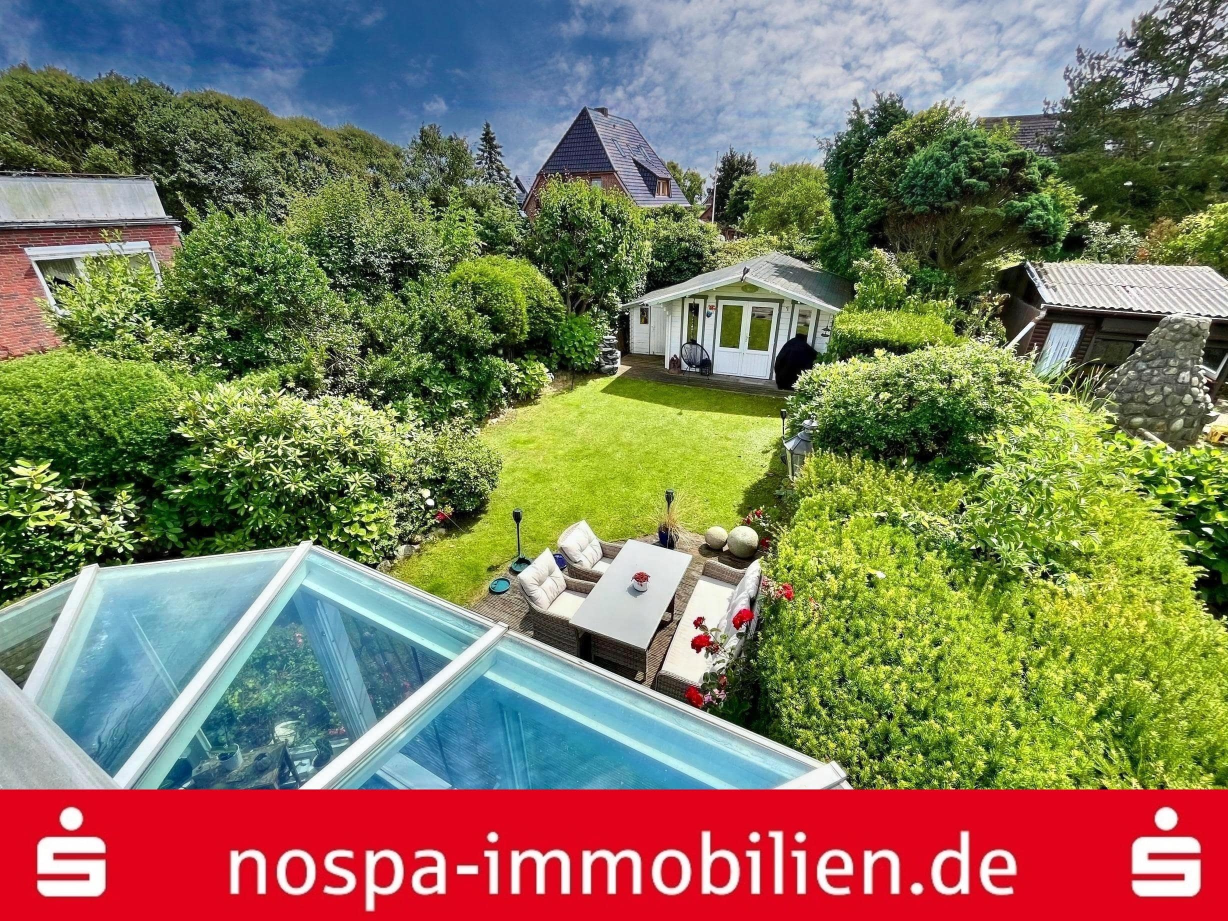 Mit Wintergarten und Dachterrasse-Großzügige Doppelhaushälfte am Ortsrand zu Westerland – Sylt – Bild 1 von 18