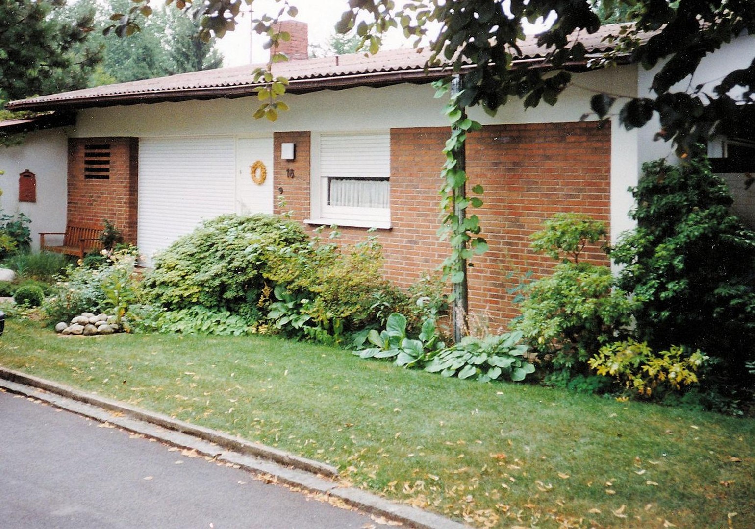 Freistehendes Einfamilienhaus mit traumhaftem Garten