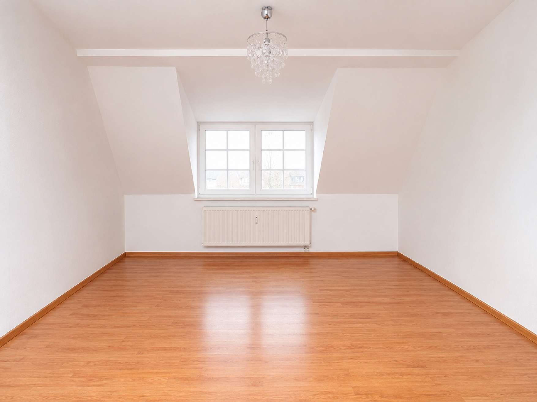 3-Zimmer-Wohnung mit separater Küche, Badewanne, Laminat – Magdeburg – Vorschaubild 2