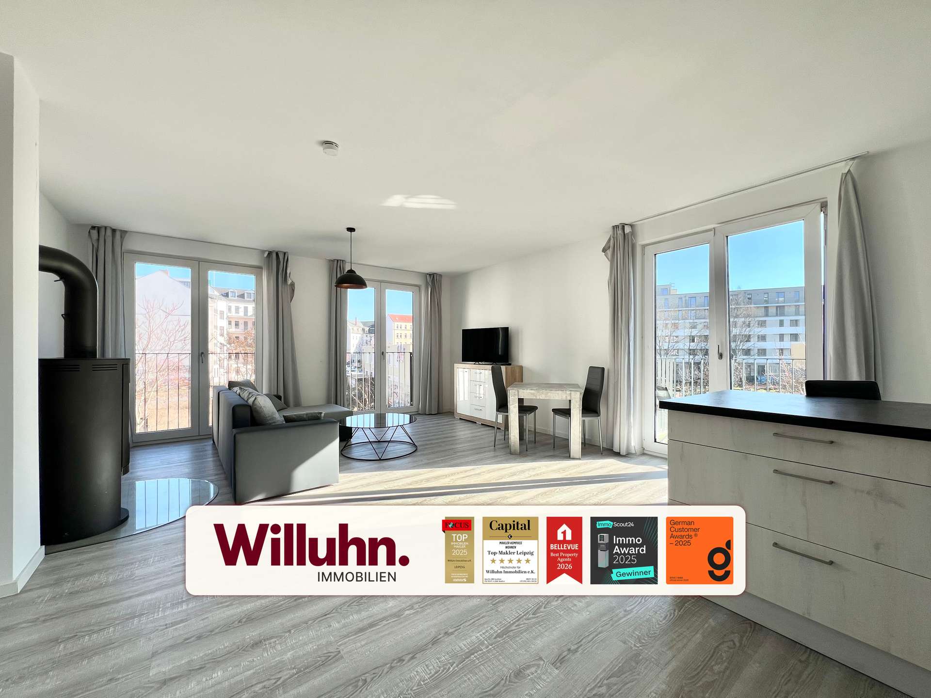 Hochwertig ausgestattete 2,5 RW mit Kamin | 2 Balkonen | EBK | Fußbodenheizung | Stellplatz | uvm.