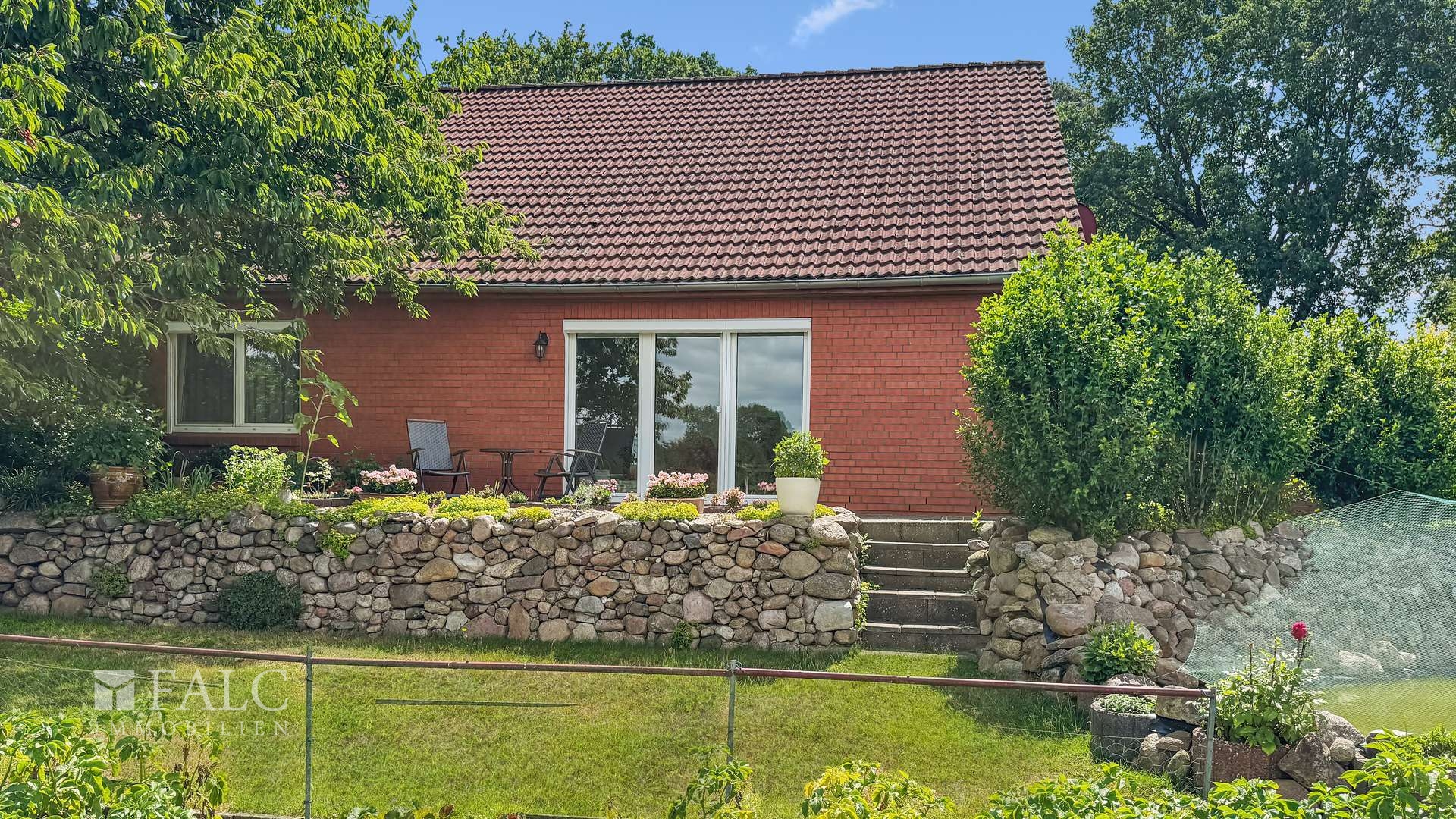 Ihr neues Zuhause im Grünen, charmantes Einfamilienhaus mit viel Platz zum Entfalten – Bengerstorf – Vorschaubild 8
