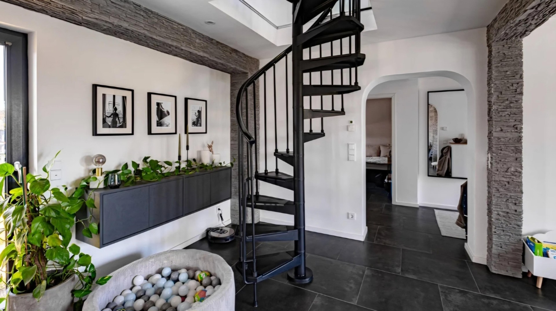 Property thumbnail 9