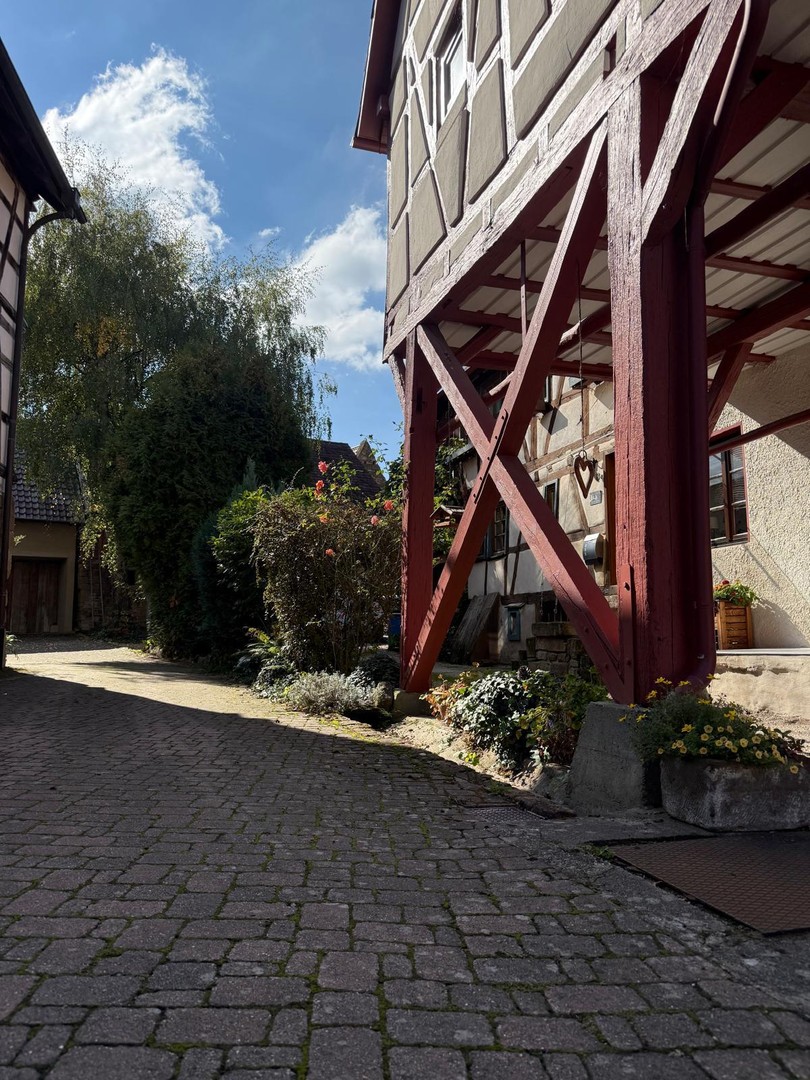 Historisches Fachwerkhaus mit Einliegerwohnung & Scheune im Herzen von Oberderdingen – Oberderdingen – Vorschaubild 3