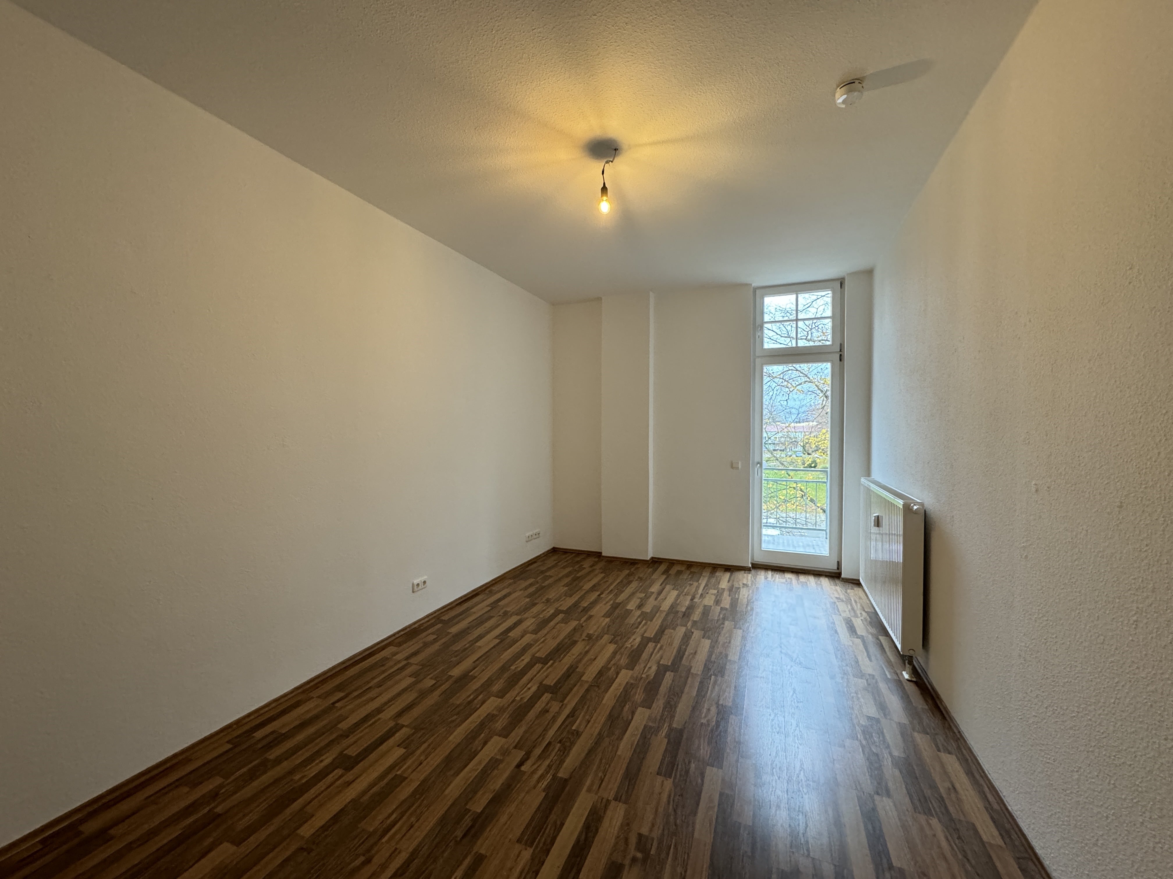 Traumhafte 2-Zimmer-Wohnung mit Balkon & saniertem Bad im begehrten Stadtfeld – Magdeburg – Vorschaubild 3