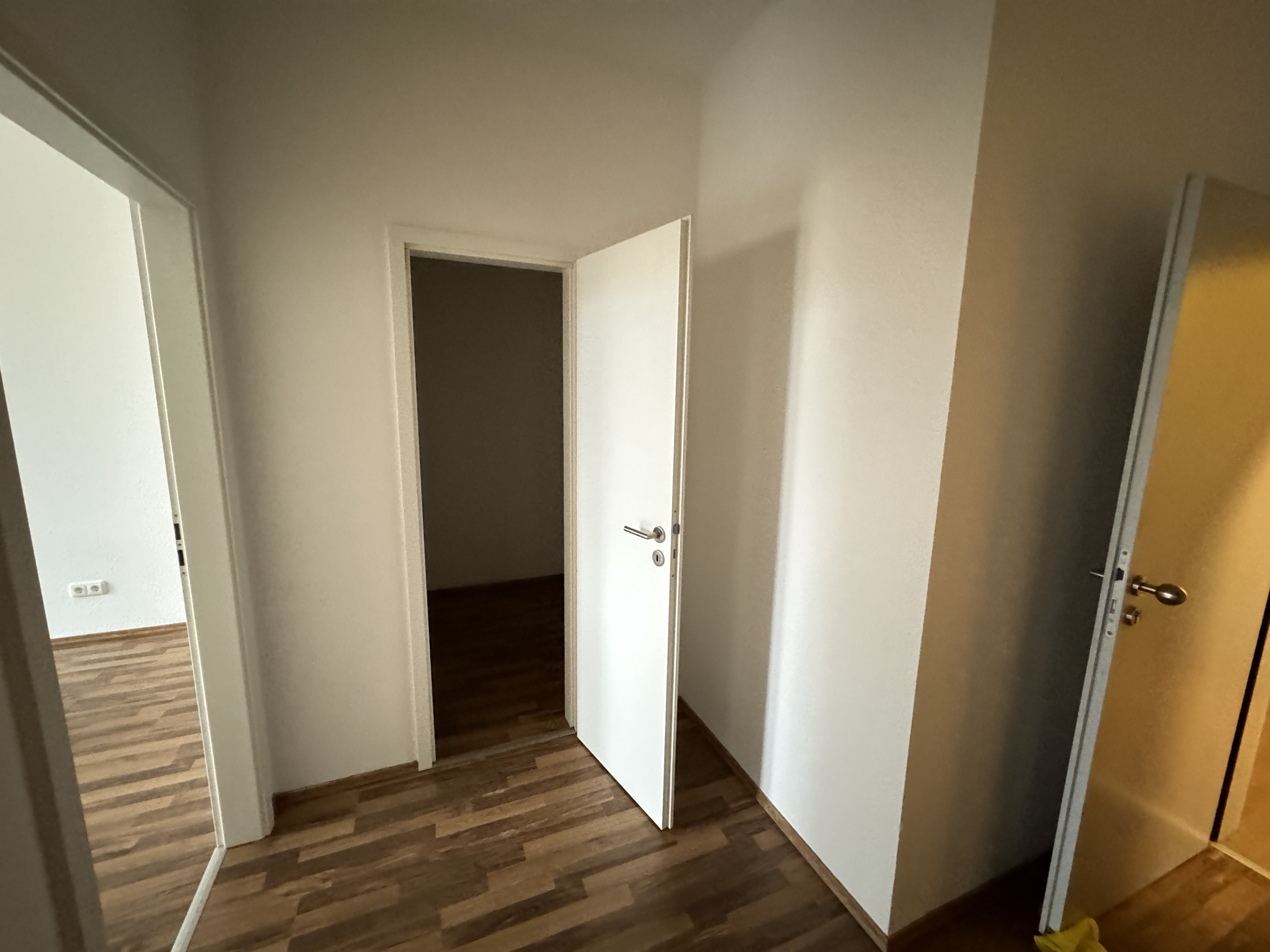 Traumhafte 2-Zimmer-Wohnung mit Balkon & saniertem Bad im begehrten Stadtfeld – Magdeburg – Vorschaubild 9