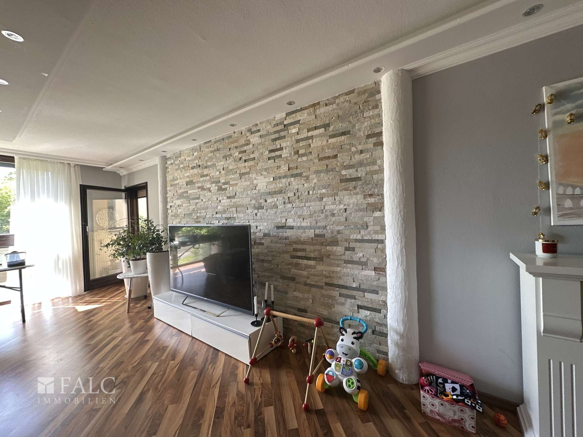 Property thumbnail 11