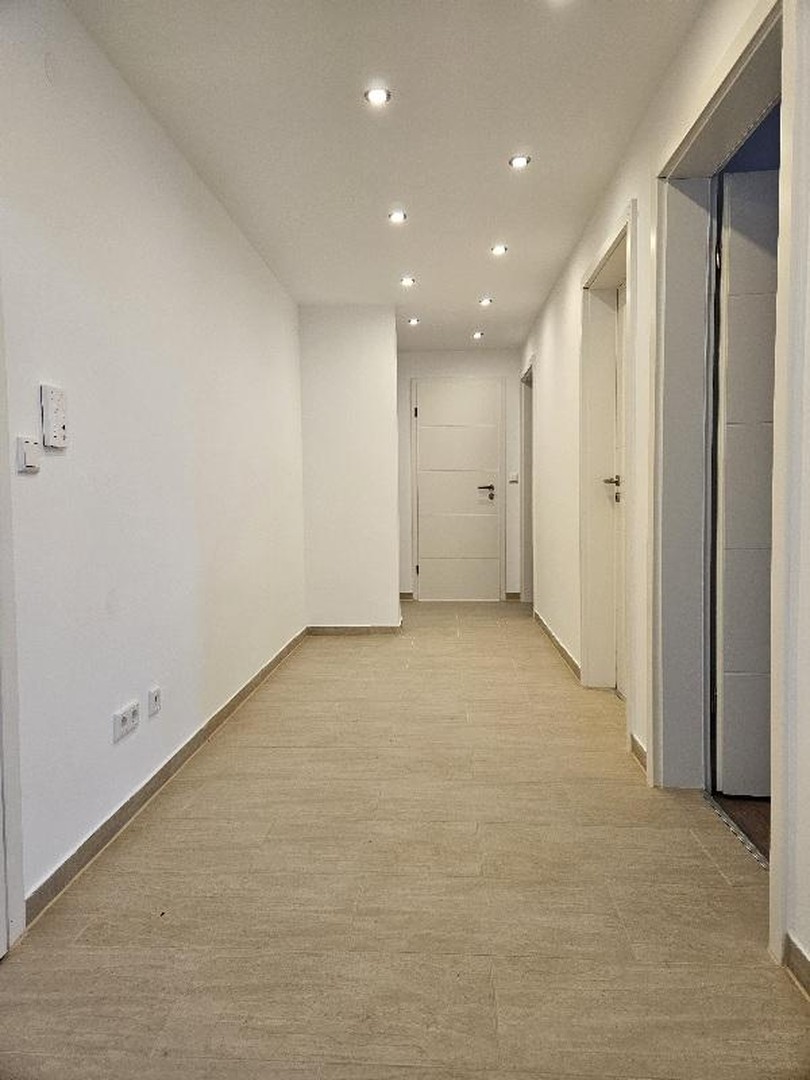 Property thumbnail 9