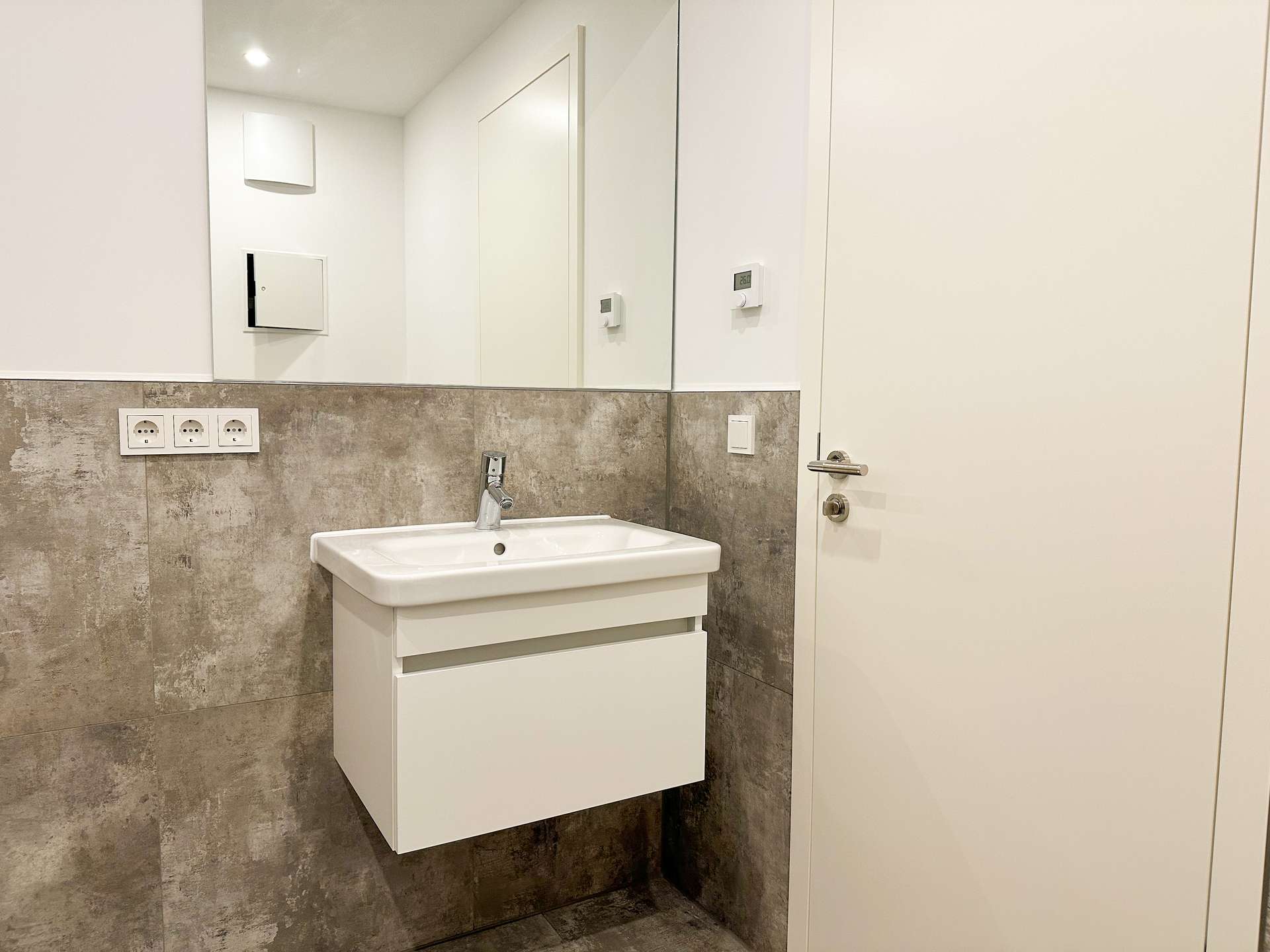 Property thumbnail 8