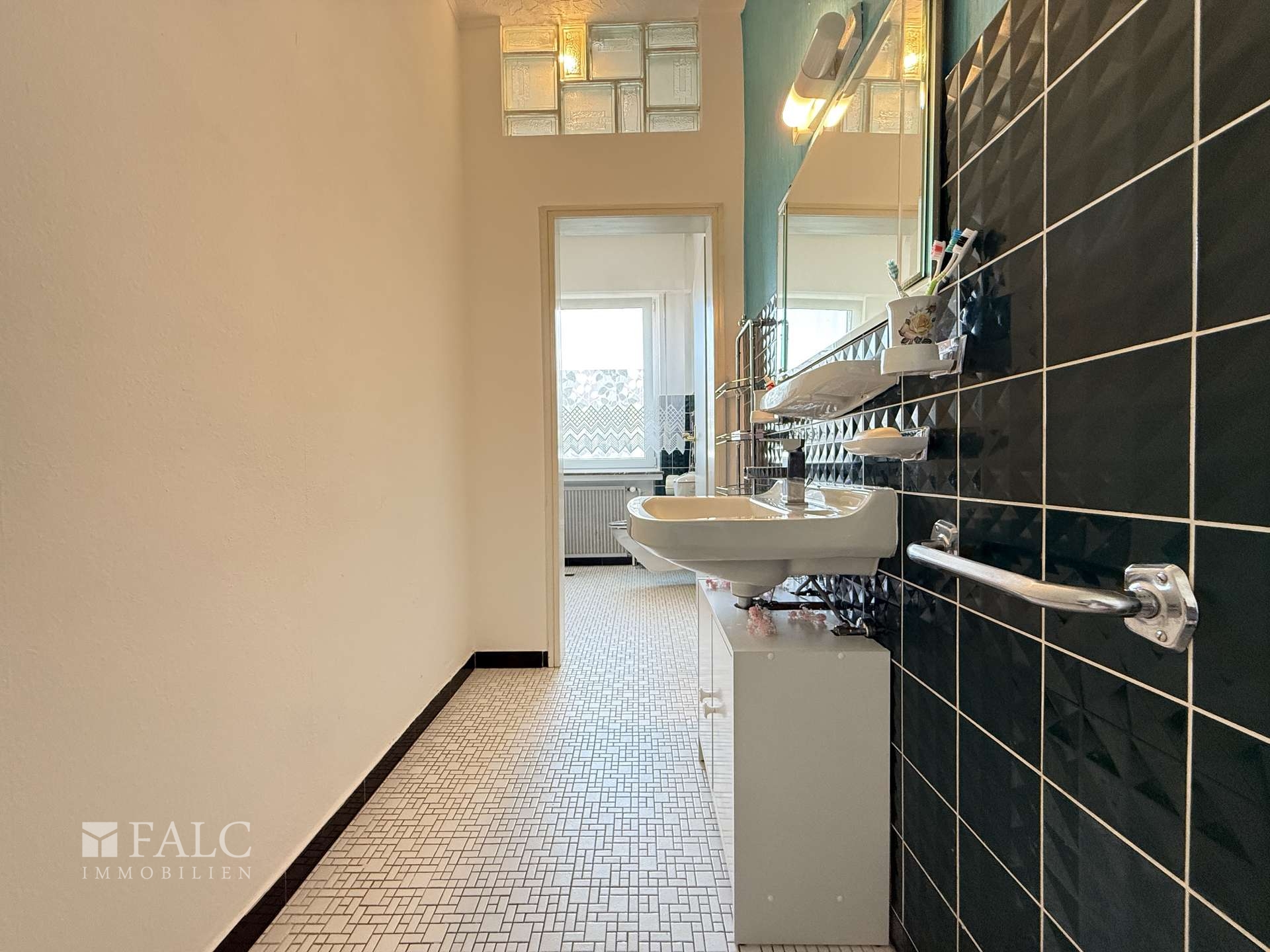 ***Dalhausen - Großzügige Villa mit Wellnessbereich, Dachterrasse und Gartenidylle*** – Beverungen – Vorschaubild 39
