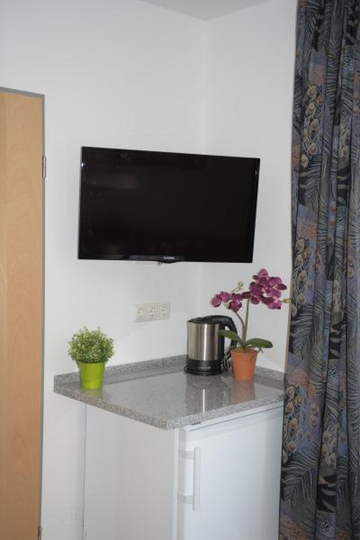 Property thumbnail 2