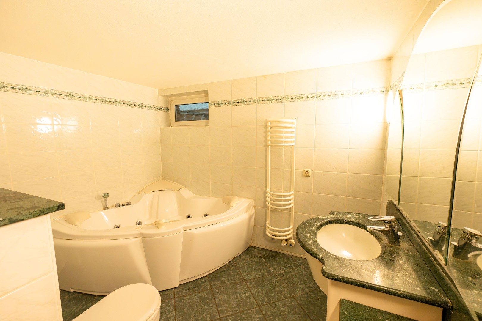 Property thumbnail 12